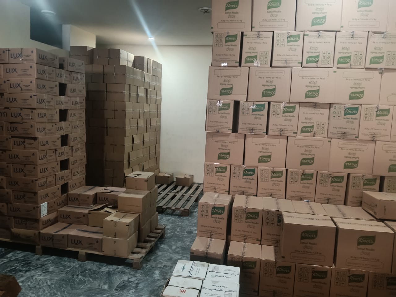 Sultan oil cartons and assortment of pack sizes